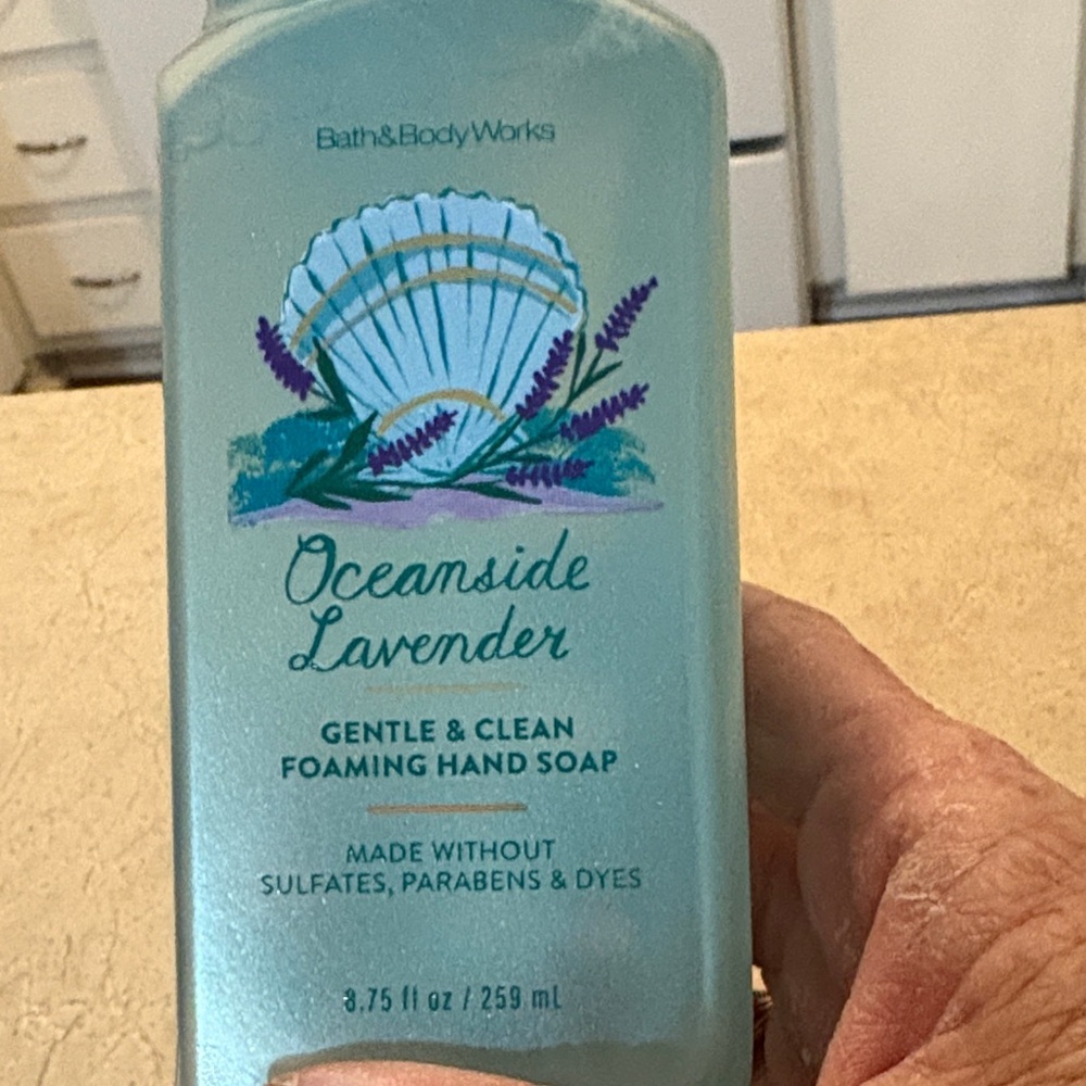 Bath & Body Works Oceanside Lavender Gentle Foaming Hand Soap Nwt 8.75 Ozs